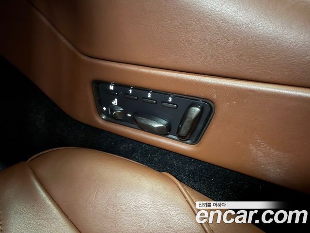 Aston Martin Vanquish 2015 — photo 15