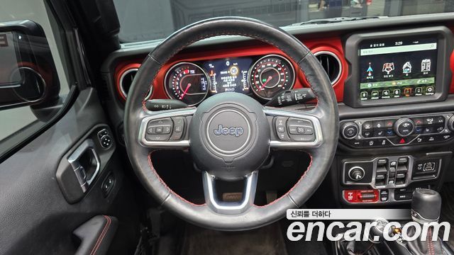 Jeep Wrangler 2021 — photo 13