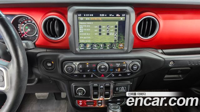 Jeep Wrangler 2021 — photo 14