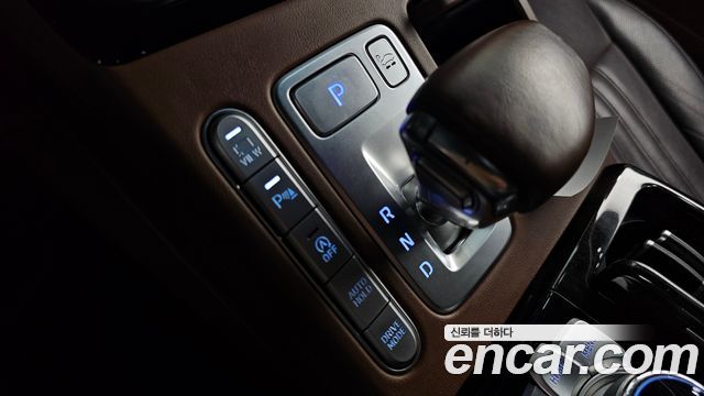 Genesis G90 2019 — photo 12