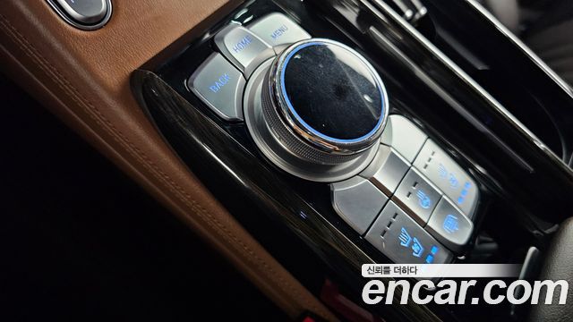 Genesis G90 2019 — photo 22