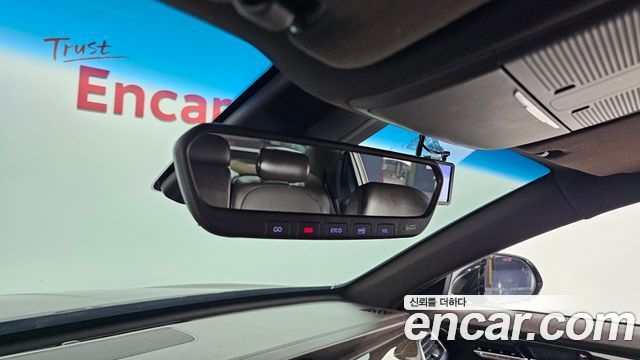 Genesis G90 2019 — photo 28