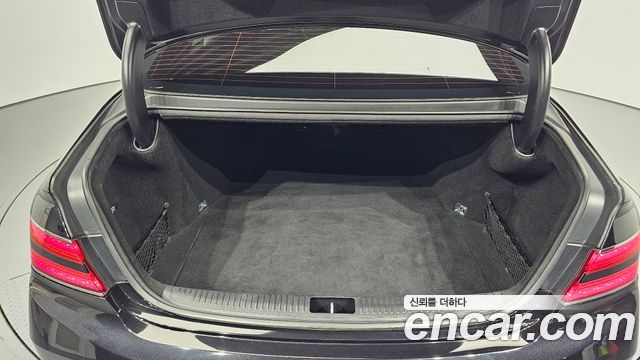 Genesis G90 2019 — photo 31
