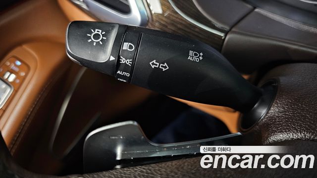 Genesis G90 2019 — photo 34