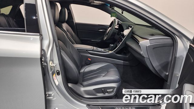 Toyota Avalon 2019 — photo 11
