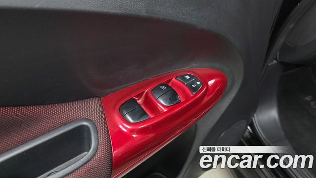 Nissan Juke 2017 — photo 28