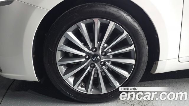 Kia K7 2019 — photo 5
