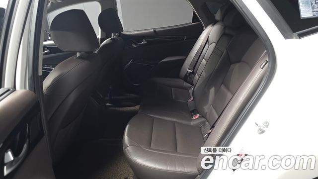 Kia K7 2019 — photo 12