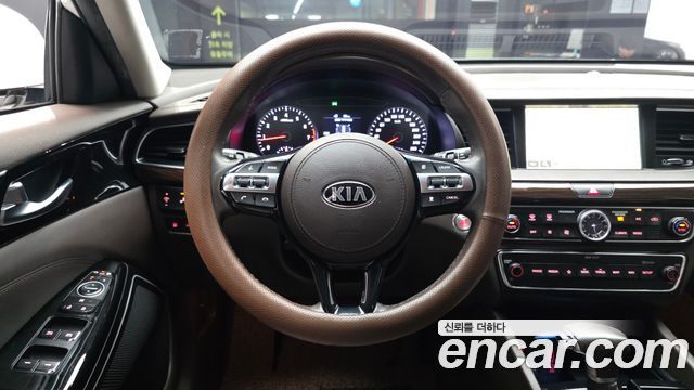 Kia K7 2019 — photo 13