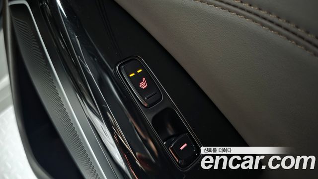 Kia K7 2019 — photo 20