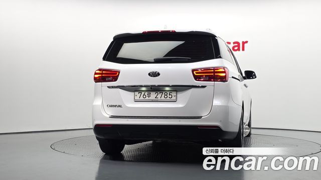 Kia Canival 2019 — photo 4
