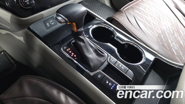 Kia Canival 2019 — photo 9