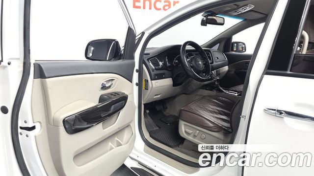 Kia Canival 2019 — photo 10