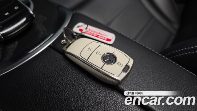 Mercedes-Benz C-Class 2019 — photo 15