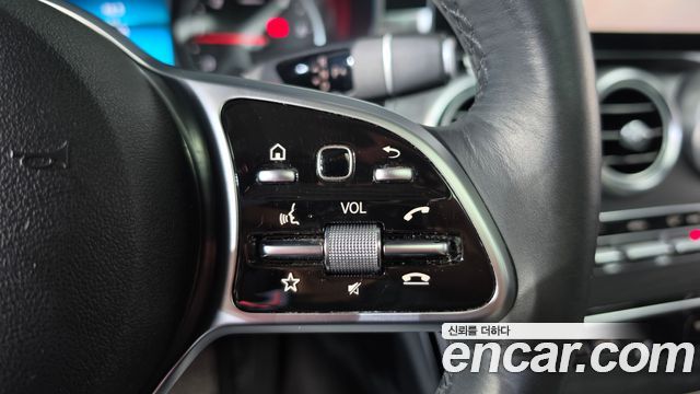 Mercedes-Benz C-Class 2019 — photo 17