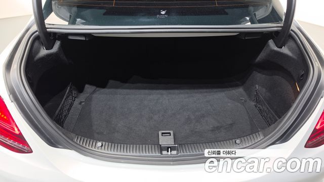 Mercedes-Benz C-Class 2019 — photo 20
