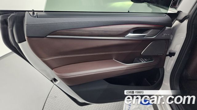 BMW Gran Turismo 2021 — photo 15