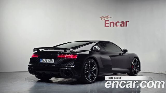 Audi R8 2021 — photo 2