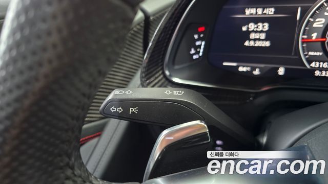 Audi R8 2021 — photo 21