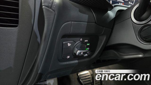 Audi R8 2021 — photo 25