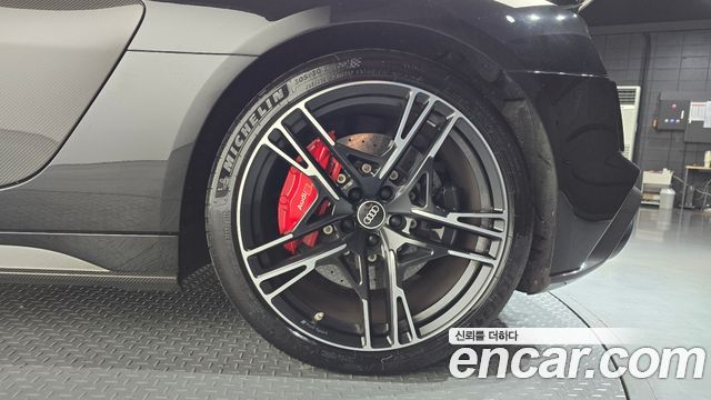 Audi R8 2021 — photo 7