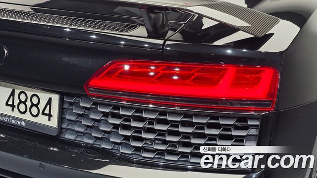 Audi R8 2021 — photo 9