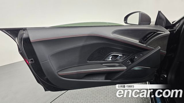 Audi R8 2021 — photo 14