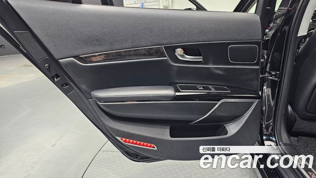 Kia K9 2018 — photo 15