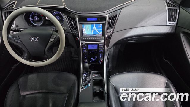 Hyundai Sonata 2011 — photo 7