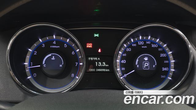 Hyundai Sonata 2011 — photo 8