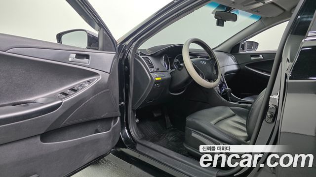 Hyundai Sonata 2011 — photo 11