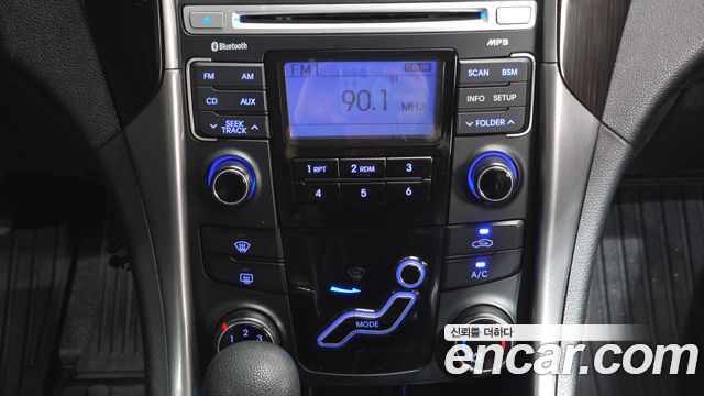 Hyundai Sonata 2011 — photo 15