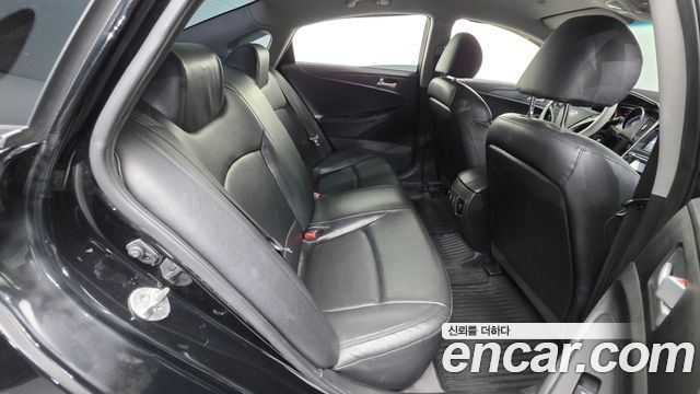 Hyundai Sonata 2011 — photo 19