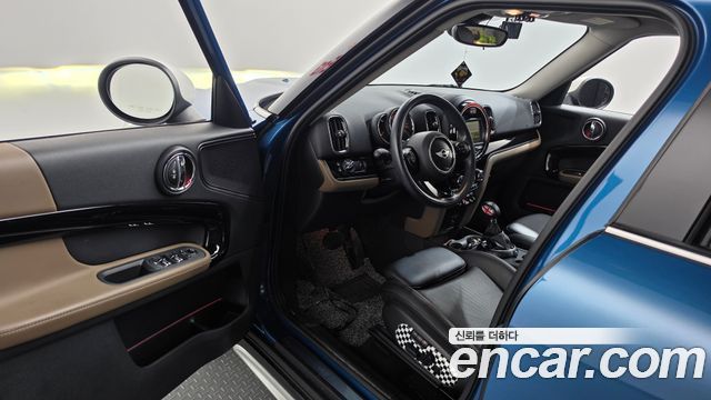 Mini Countryman 2018 — photo 10