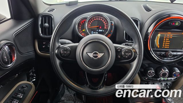 Mini Countryman 2018 — photo 13
