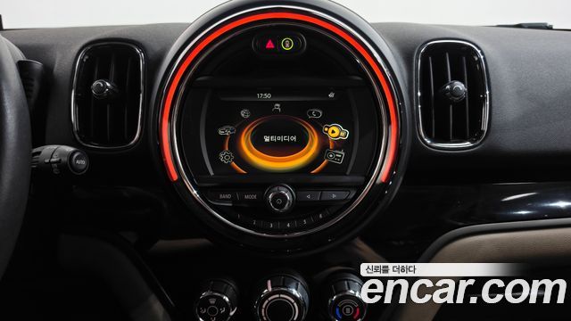 Mini Countryman 2018 — photo 14