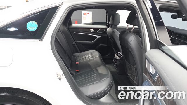 Audi A6 2021 — photo 18
