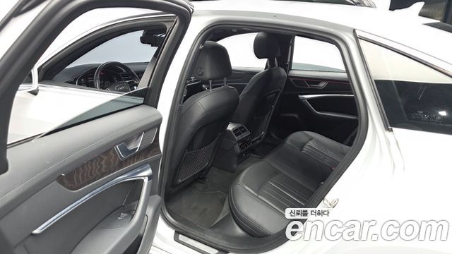 Audi A6 2021 — photo 16
