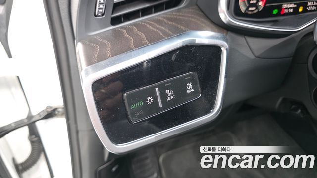 Audi A6 2021 — photo 31