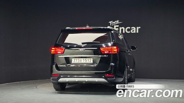 Kia Canival 2019 — photo 4