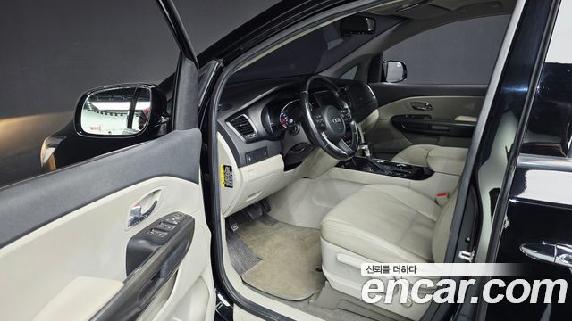 Kia Canival 2019 — photo 13
