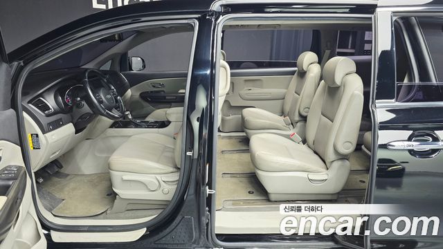 Kia Canival 2019 — photo 18