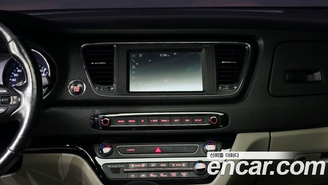 Kia Canival 2019 — photo 21