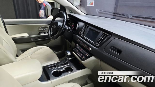 Kia Canival 2019 — photo 25