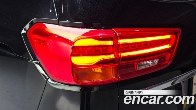 Kia Canival 2019 — photo 9
