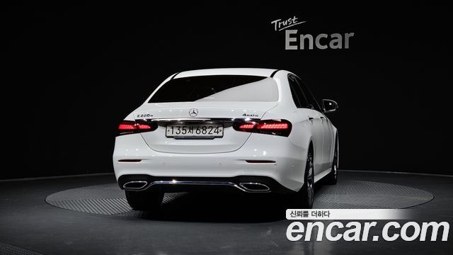 Mercedes-Benz E-Class 2021 — photo 4