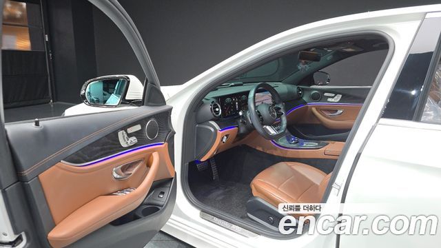 Mercedes-Benz E-Class 2021 — photo 13
