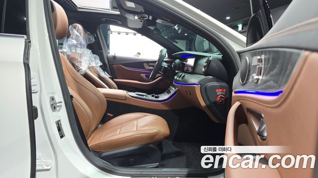 Mercedes-Benz E-Class 2021 — photo 16