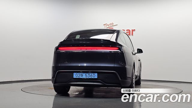 Tesla Model Y 2026 — photo 4