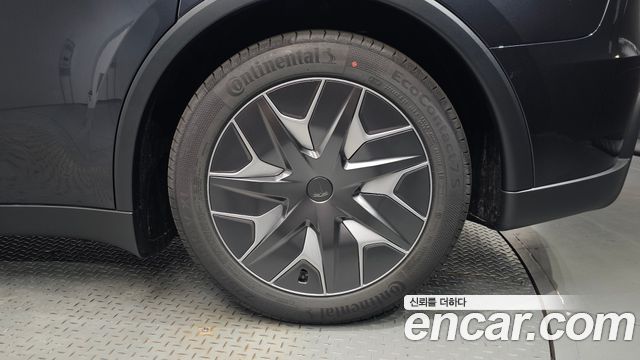 Tesla Model Y 2026 — photo 7